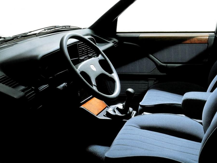  Lancia Thema 1984 года  (фото 24 из 26)
